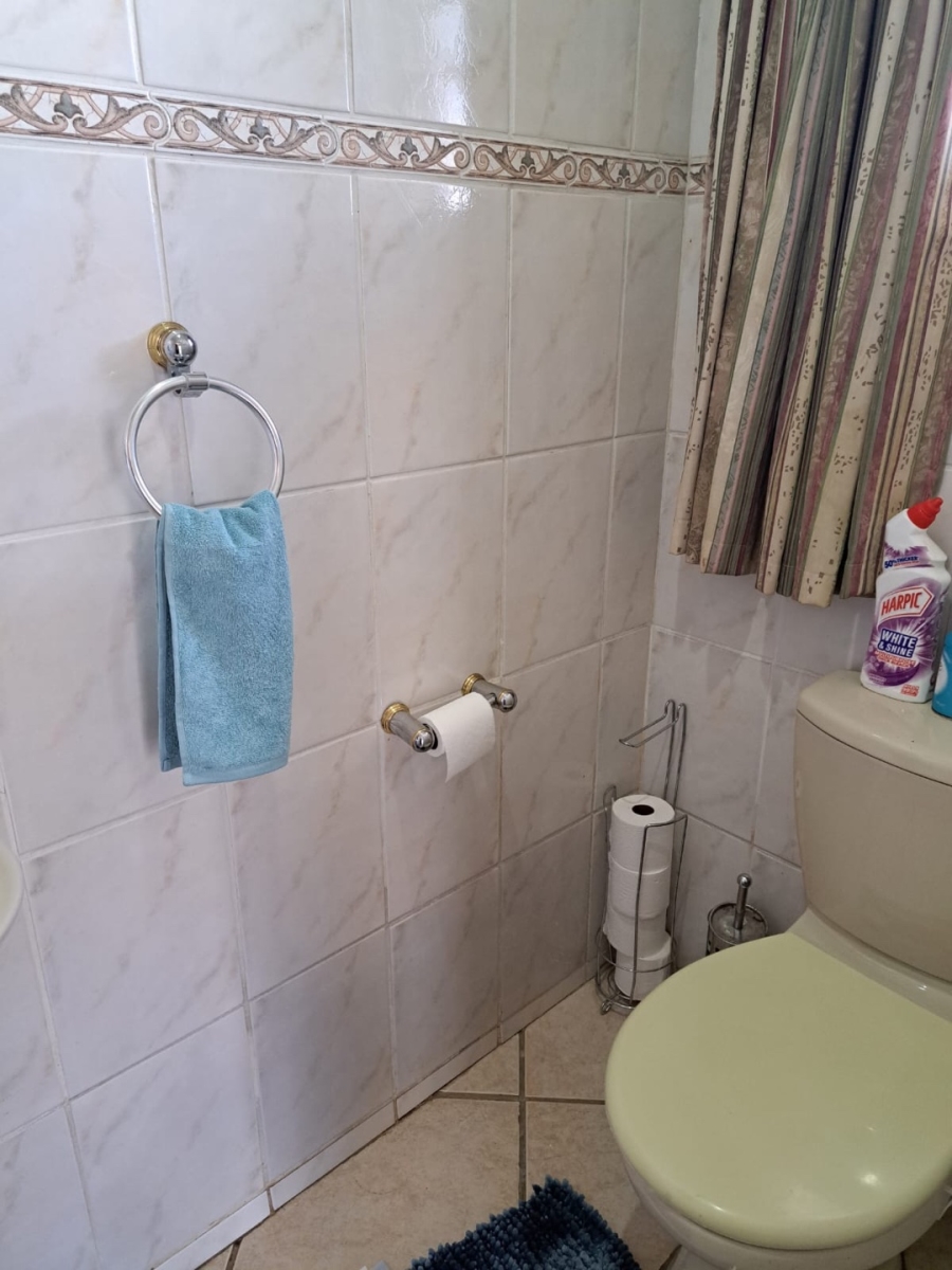 8 Bedroom Property for Sale in Waterkloof Ridge Gauteng