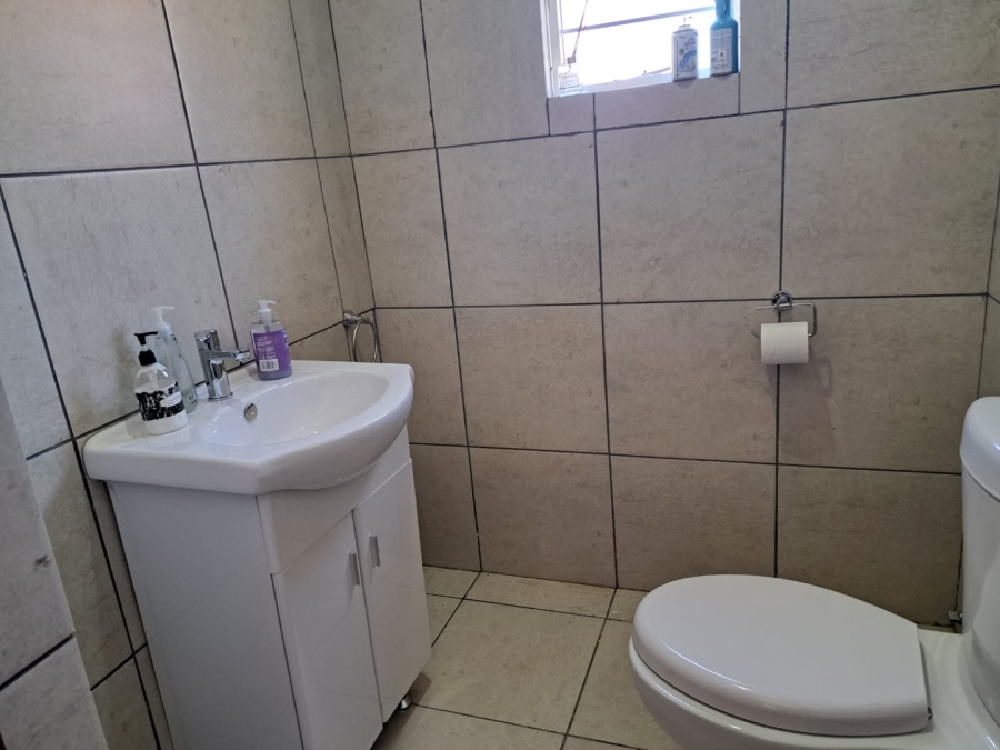 8 Bedroom Property for Sale in Waterkloof Ridge Gauteng