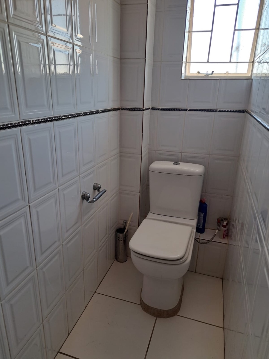 8 Bedroom Property for Sale in Waterkloof Ridge Gauteng