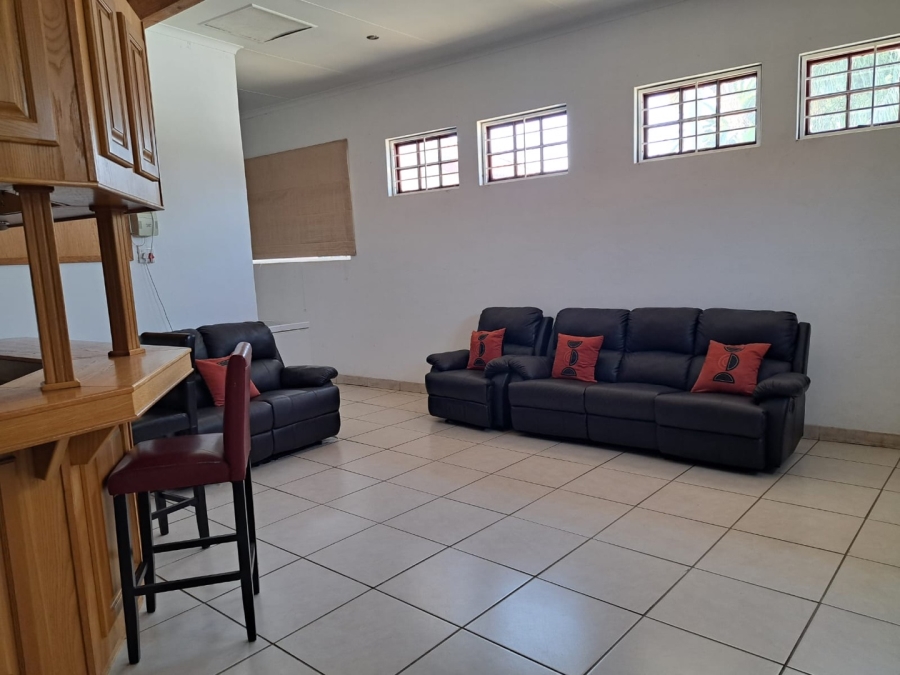 8 Bedroom Property for Sale in Waterkloof Ridge Gauteng