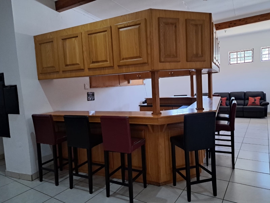 8 Bedroom Property for Sale in Waterkloof Ridge Gauteng