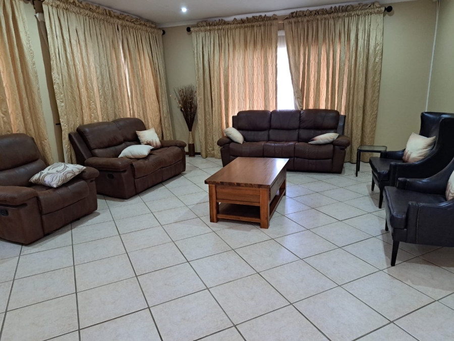 8 Bedroom Property for Sale in Waterkloof Ridge Gauteng