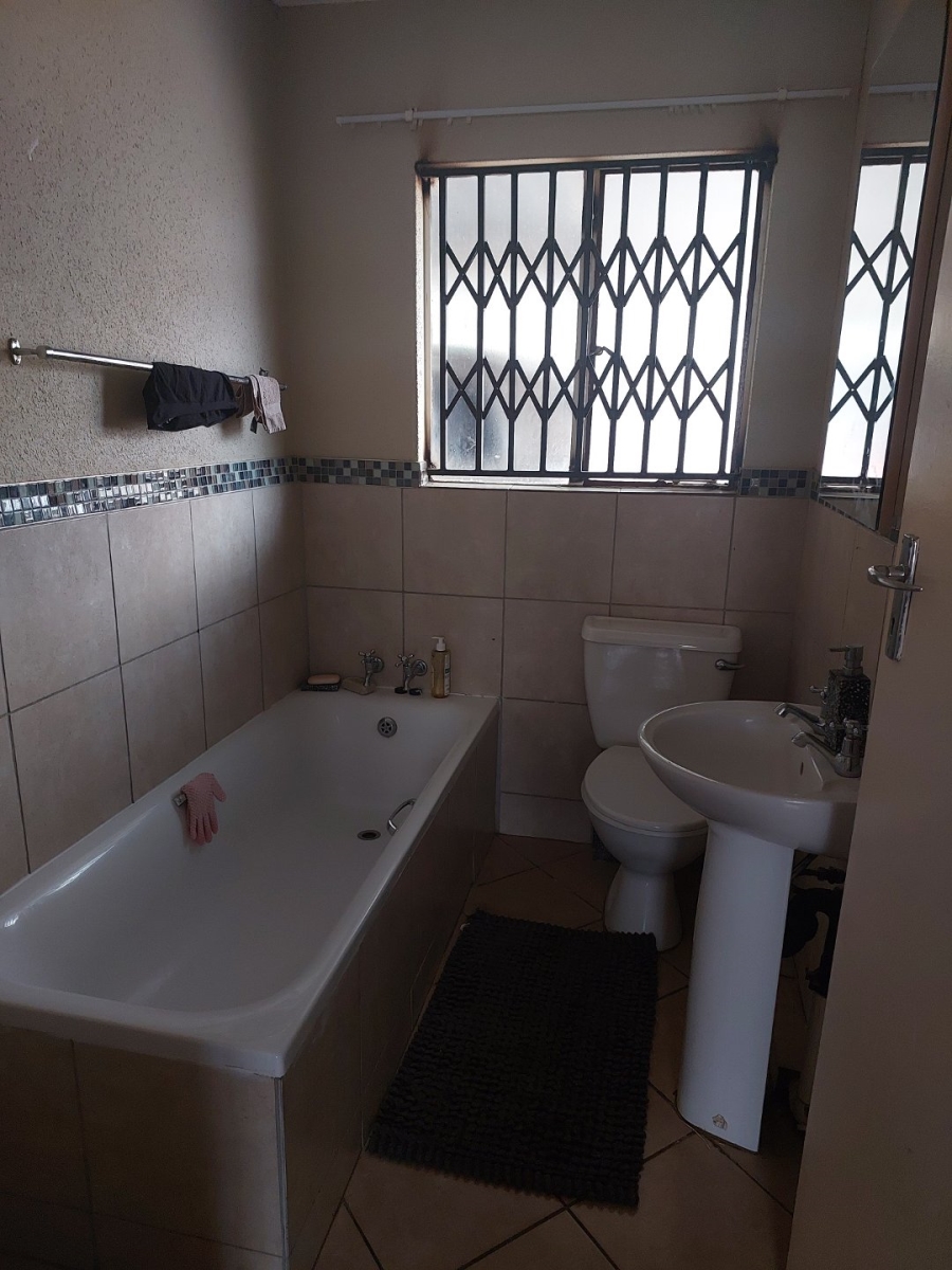 3 Bedroom Property for Sale in Amandasig Gauteng