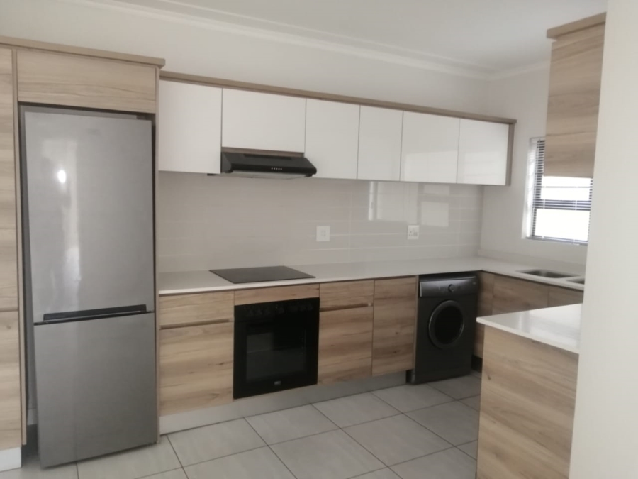 To Let 3 Bedroom Property for Rent in Waterfall Gauteng