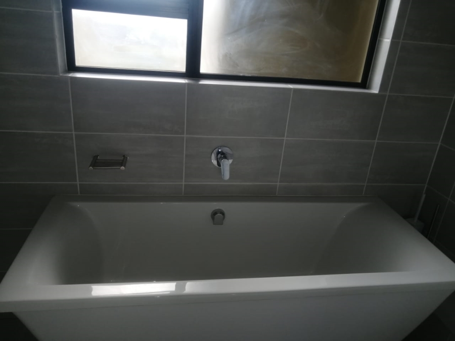 To Let 3 Bedroom Property for Rent in Waterfall Gauteng