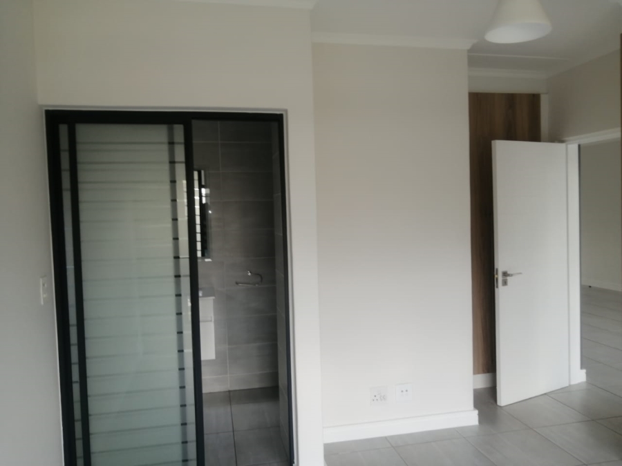 To Let 3 Bedroom Property for Rent in Waterfall Gauteng