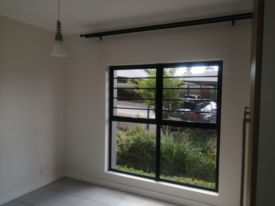 To Let 3 Bedroom Property for Rent in Waterfall Gauteng