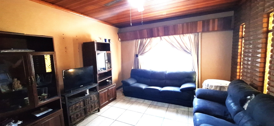 3 Bedroom Property for Sale in Dunnottar Gauteng