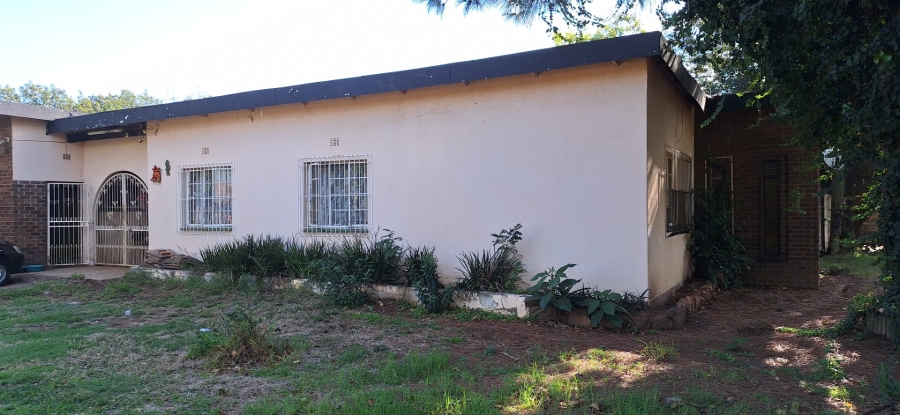 3 Bedroom Property for Sale in Dunnottar Gauteng