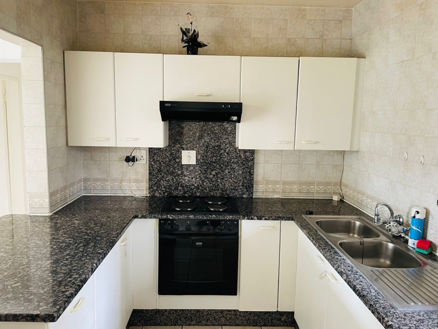 To Let 2 Bedroom Property for Rent in Bassonia Gauteng