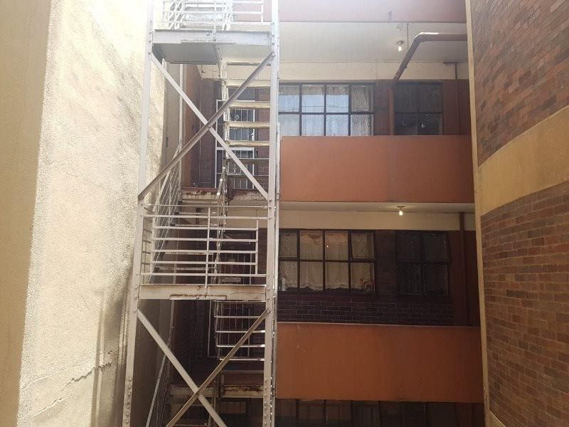 1 Bedroom Property for Sale in Braamfontein Gauteng