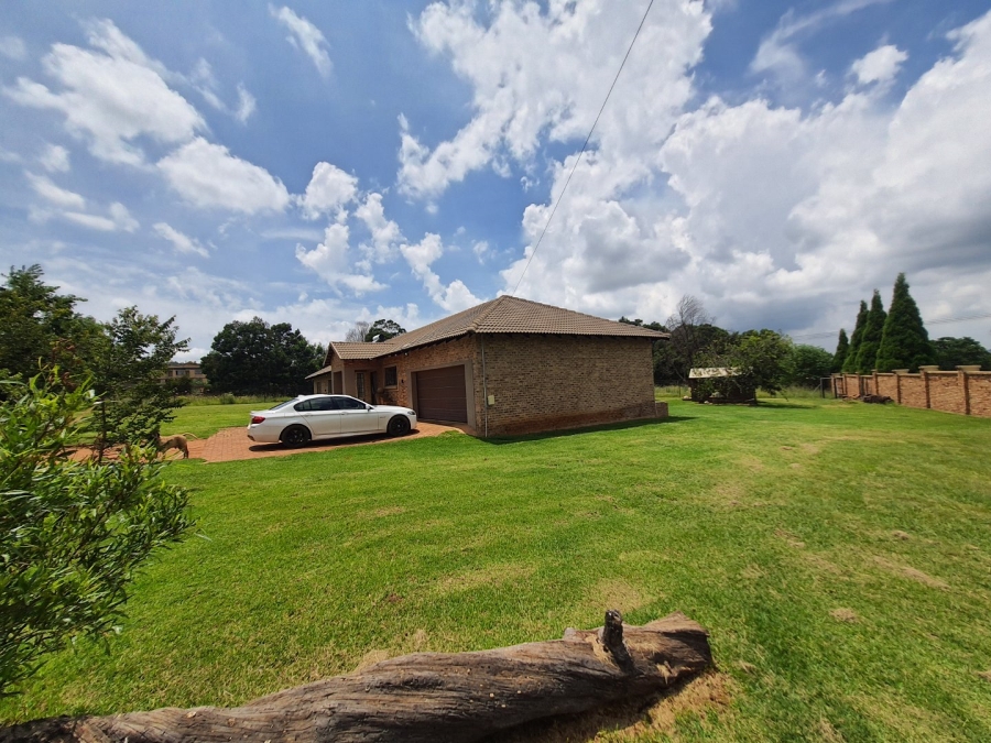 3 Bedroom Property for Sale in Grootfontein Country Estate Gauteng