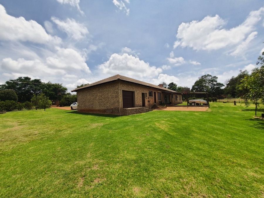 3 Bedroom Property for Sale in Grootfontein Country Estate Gauteng