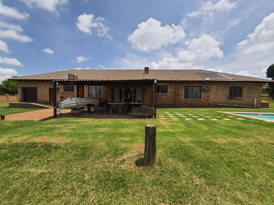 3 Bedroom Property for Sale in Grootfontein Country Estate Gauteng