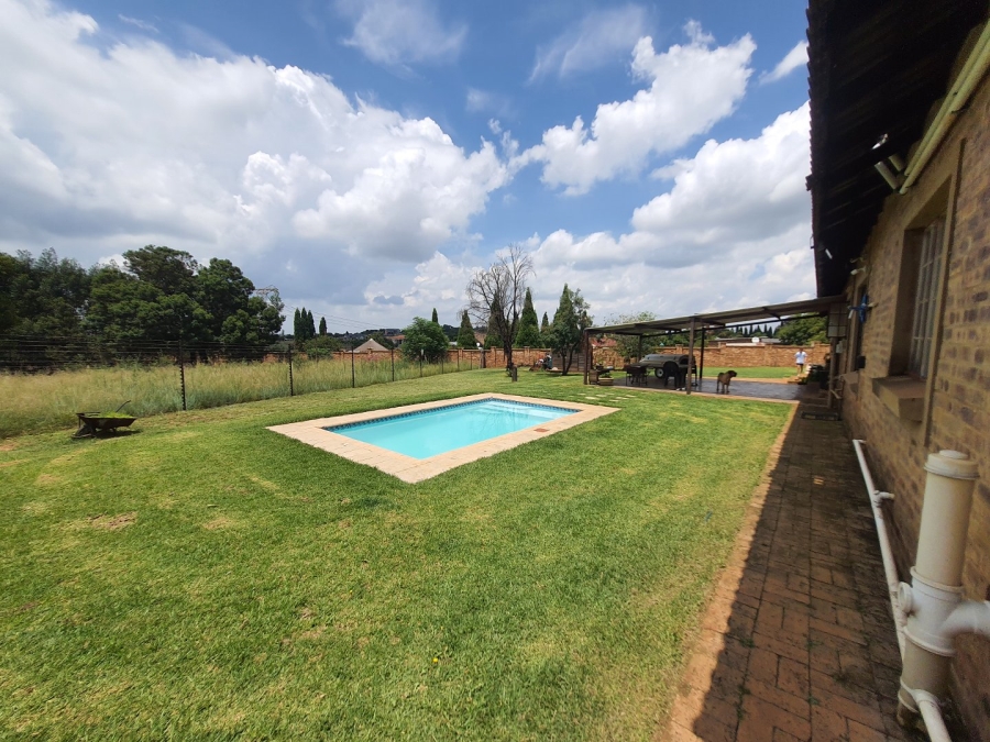 3 Bedroom Property for Sale in Grootfontein Country Estate Gauteng