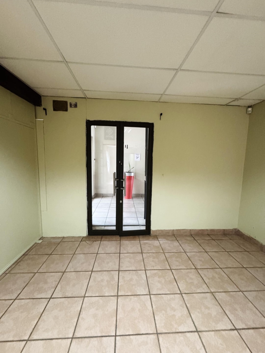 To Let Commercial Property for Rent in Wierda Park Gauteng