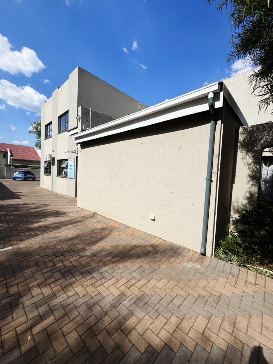 To Let Commercial Property for Rent in Wierda Park Gauteng