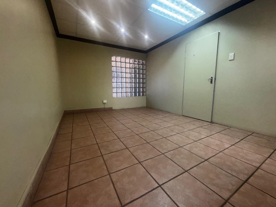 To Let Commercial Property for Rent in Wierda Park Gauteng