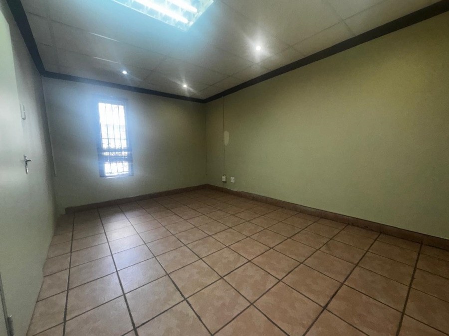 To Let Commercial Property for Rent in Wierda Park Gauteng