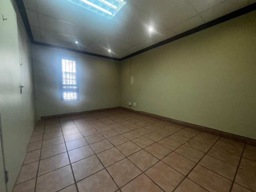 To Let Commercial Property for Rent in Wierda Park Gauteng