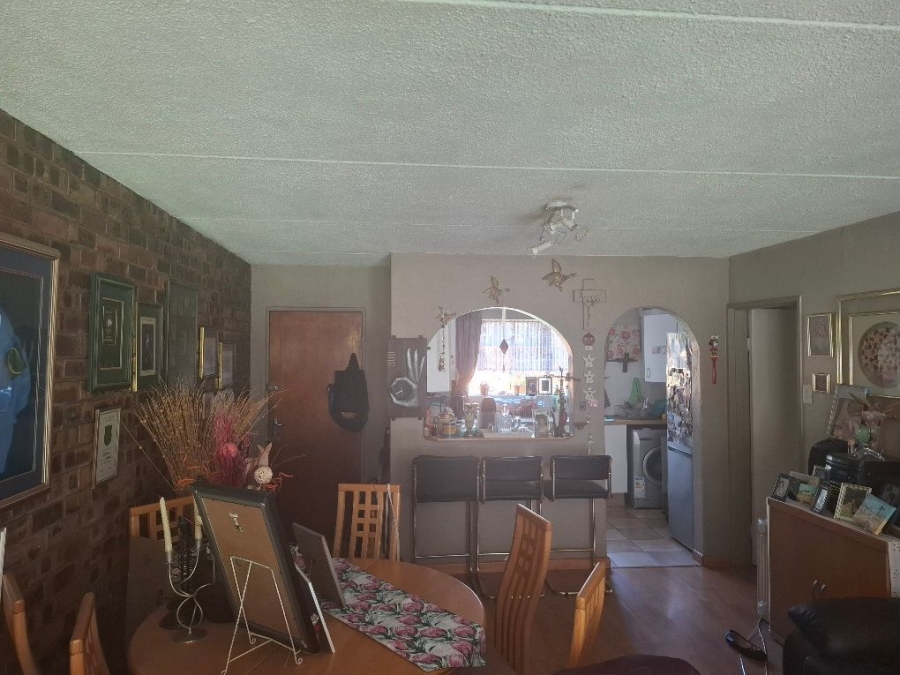 2 Bedroom Property for Sale in Eastleigh Gauteng