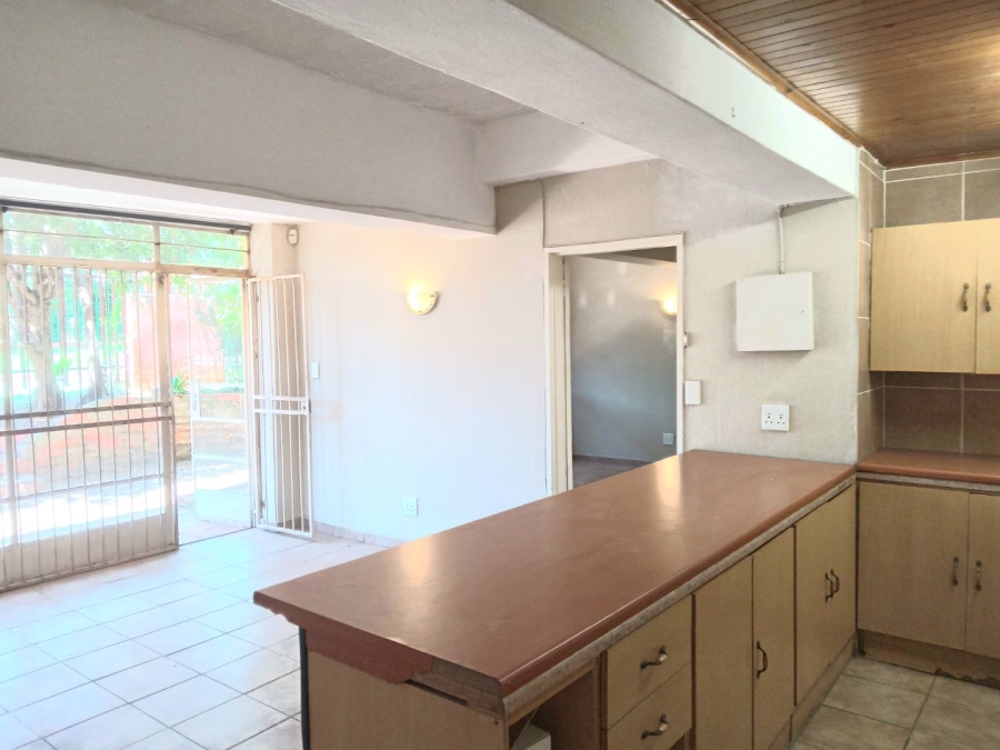 To Let 1 Bedroom Property for Rent in Florida Gauteng