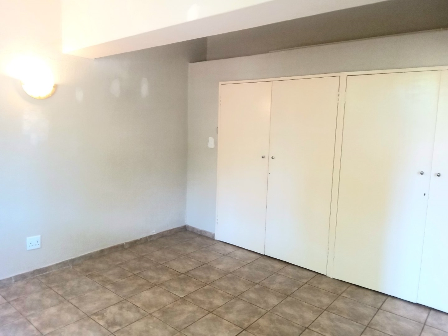 To Let 1 Bedroom Property for Rent in Florida Gauteng