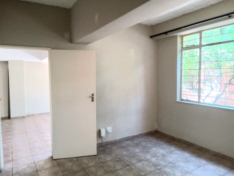 To Let 1 Bedroom Property for Rent in Florida Gauteng
