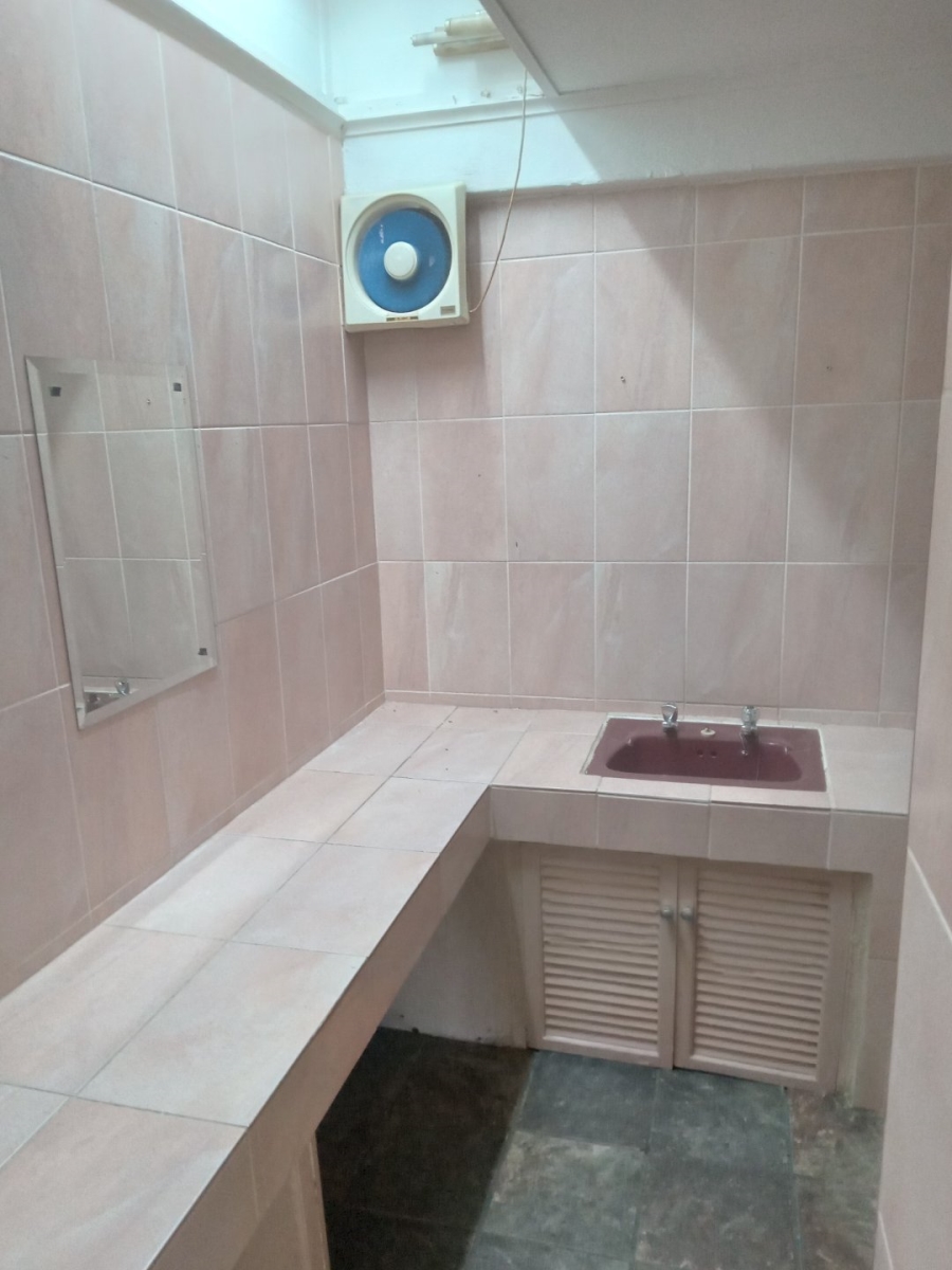 To Let 1 Bedroom Property for Rent in Florida Gauteng