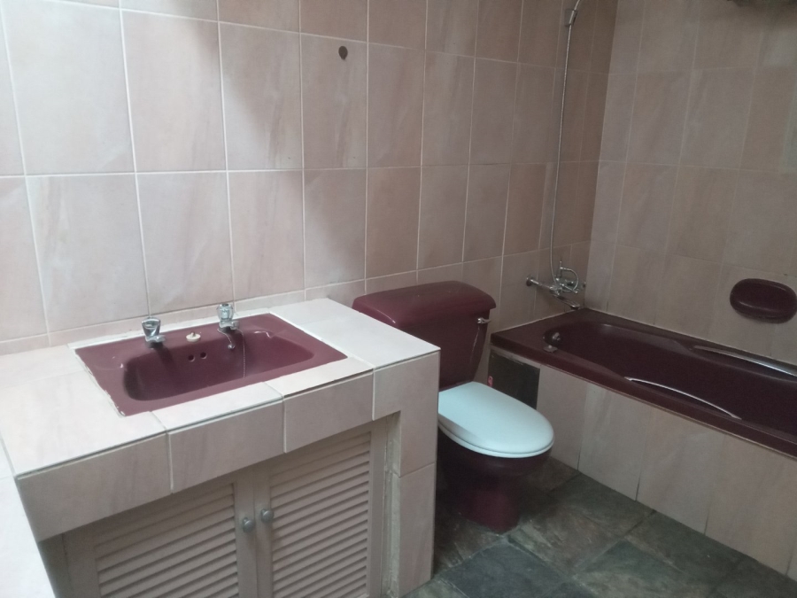 To Let 1 Bedroom Property for Rent in Florida Gauteng