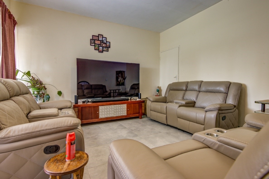 2 Bedroom Property for Sale in Rhodesfield Gauteng