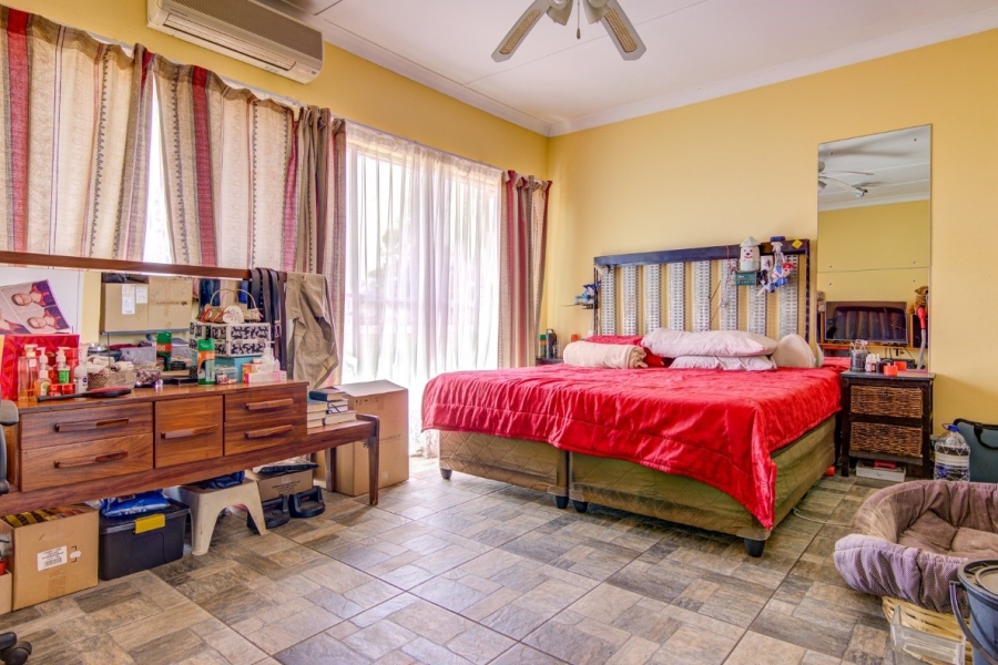 2 Bedroom Property for Sale in Rhodesfield Gauteng