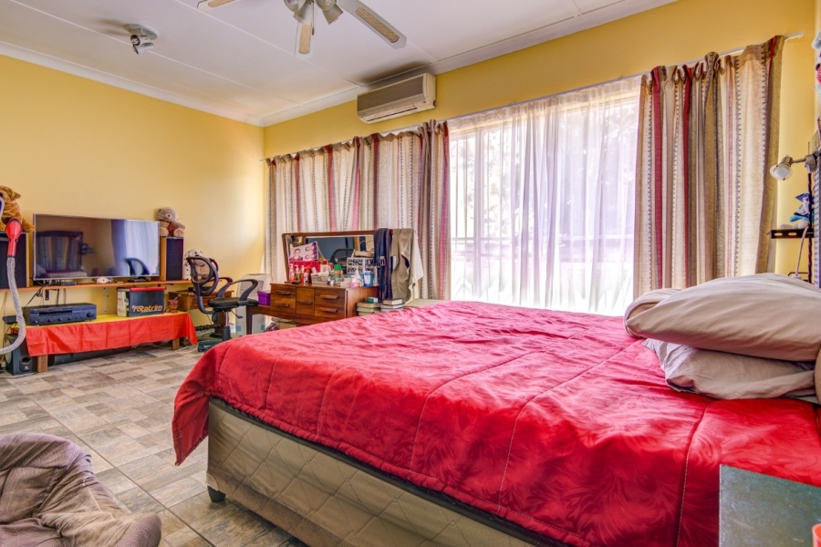 2 Bedroom Property for Sale in Rhodesfield Gauteng