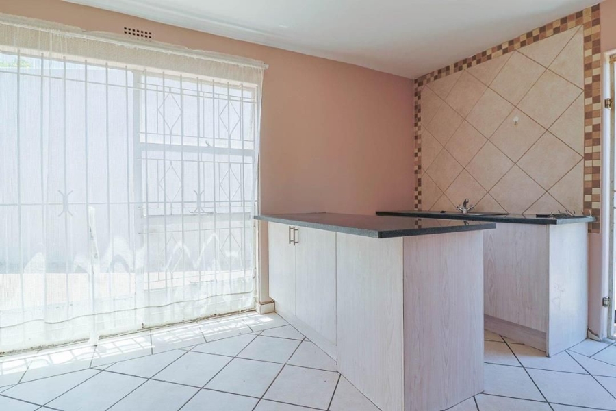 To Let 3 Bedroom Property for Rent in Gillview Gauteng