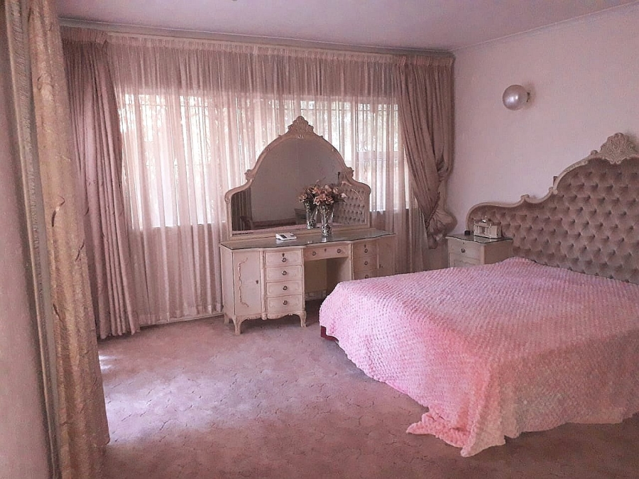 4 Bedroom Property for Sale in Lenasia Ext 11 Gauteng