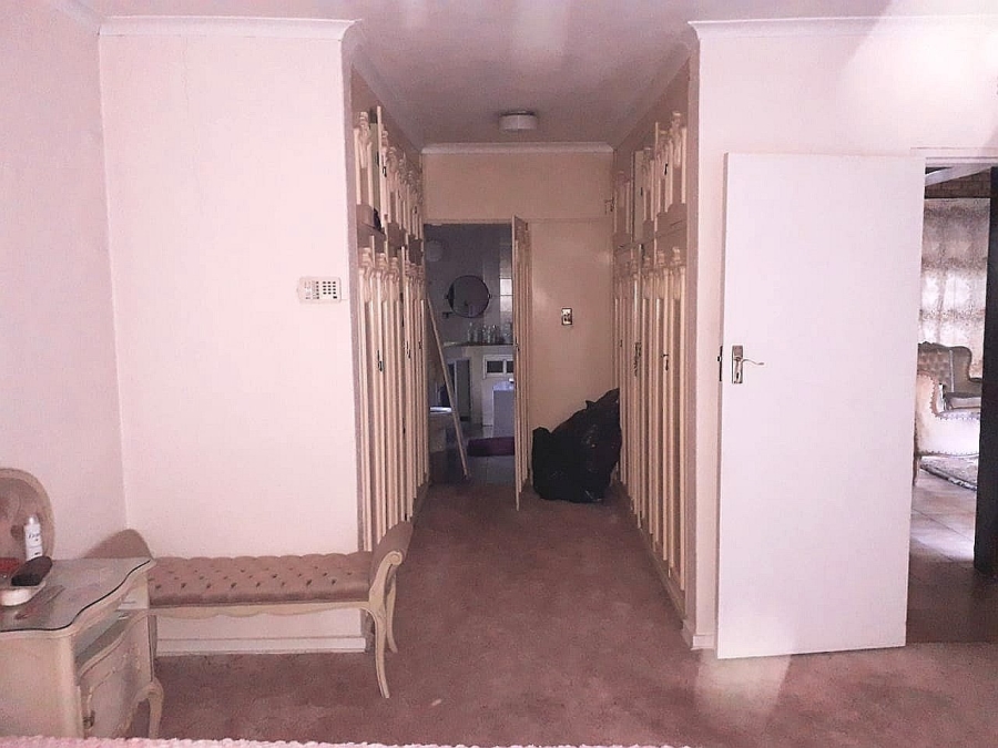 4 Bedroom Property for Sale in Lenasia Ext 11 Gauteng