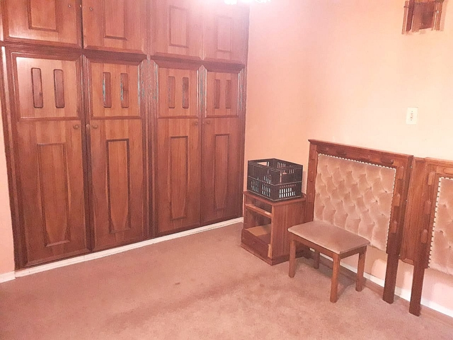 4 Bedroom Property for Sale in Lenasia Ext 11 Gauteng