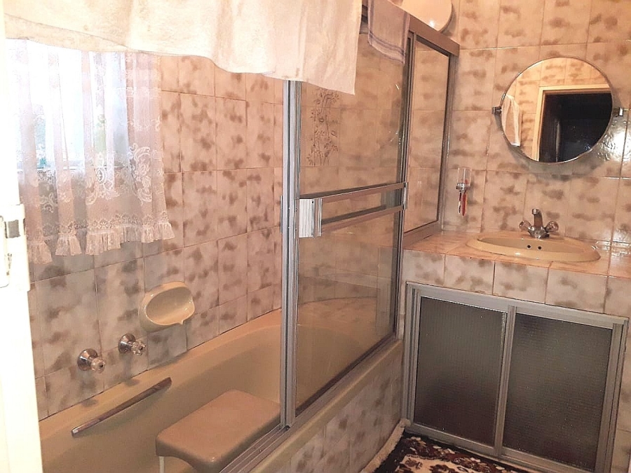 4 Bedroom Property for Sale in Lenasia Ext 11 Gauteng