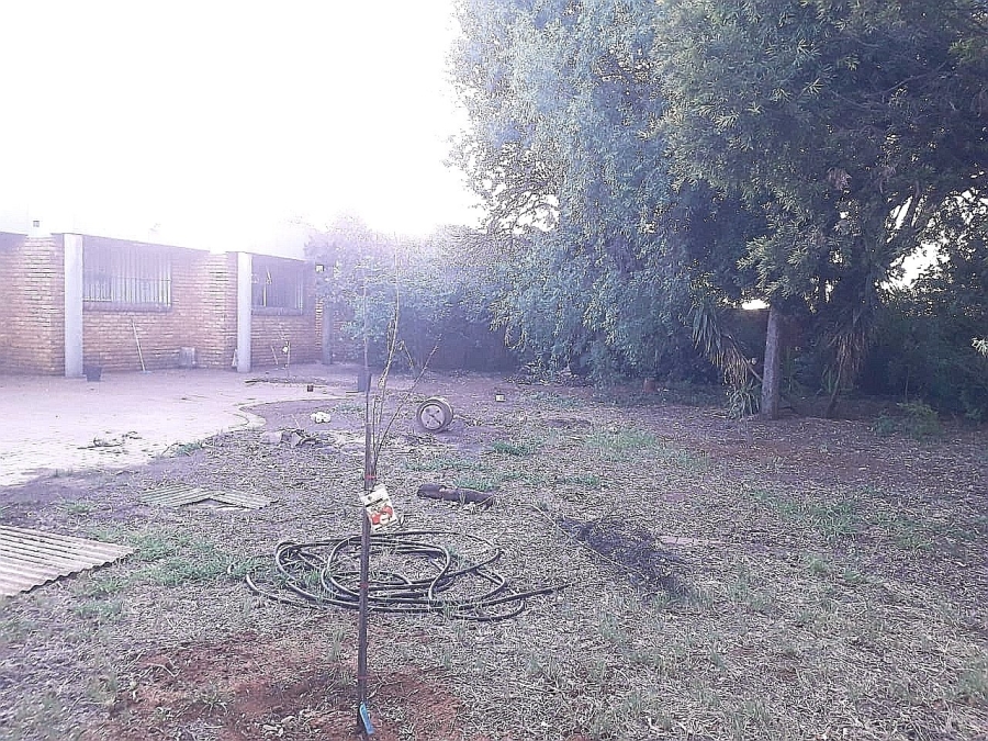 4 Bedroom Property for Sale in Lenasia Ext 11 Gauteng