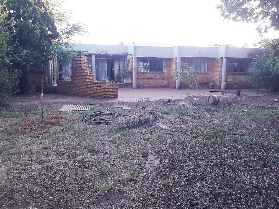 4 Bedroom Property for Sale in Lenasia Ext 11 Gauteng