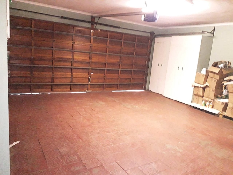 4 Bedroom Property for Sale in Lenasia Ext 11 Gauteng