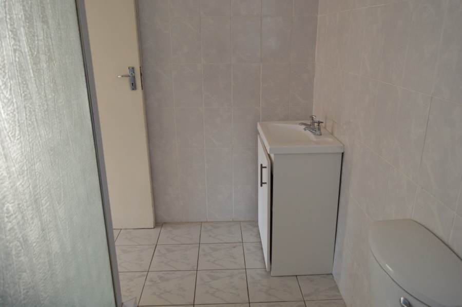 1 Bedroom Property for Sale in Maraisburg Gauteng