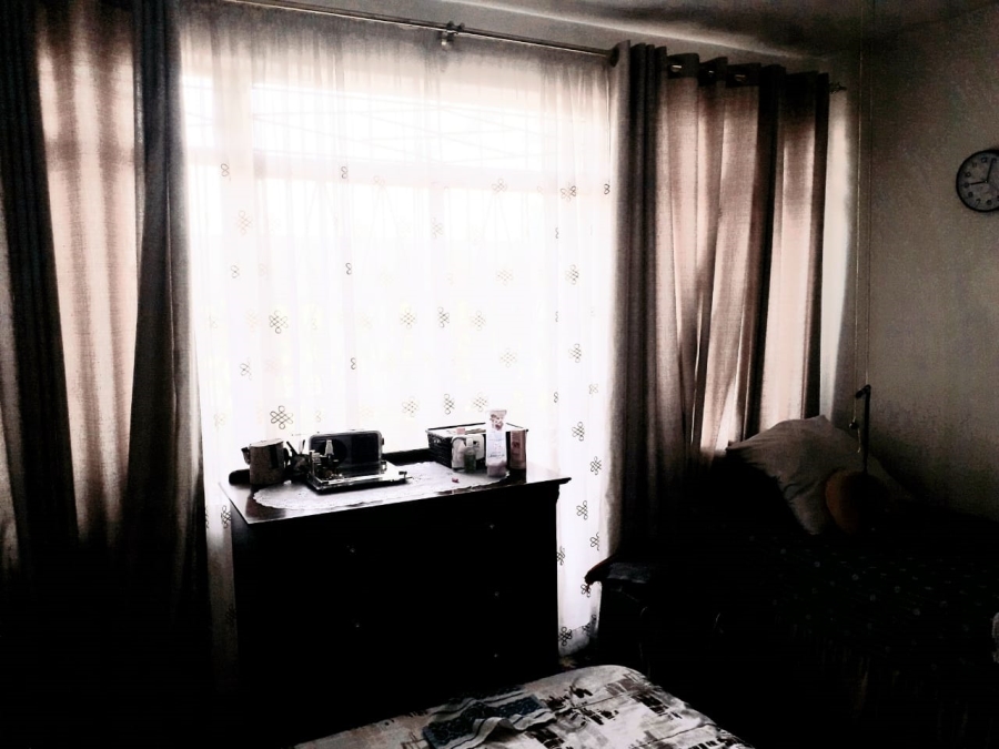 6 Bedroom Property for Sale in Lenasia Ext 1 Gauteng