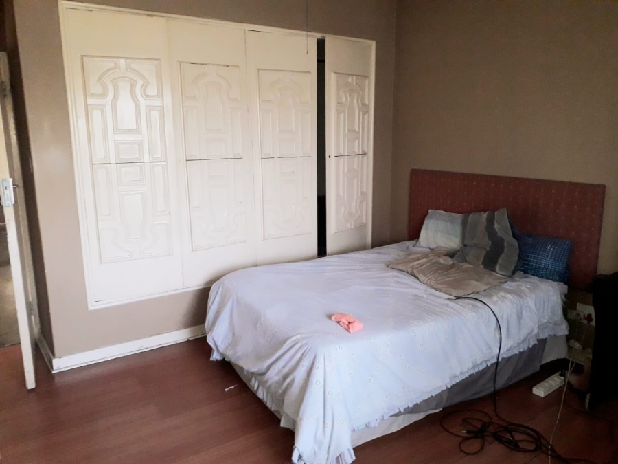 6 Bedroom Property for Sale in Lenasia Ext 1 Gauteng