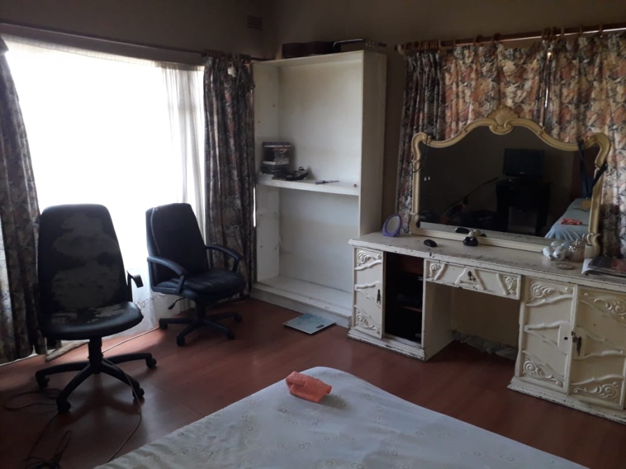 6 Bedroom Property for Sale in Lenasia Ext 1 Gauteng