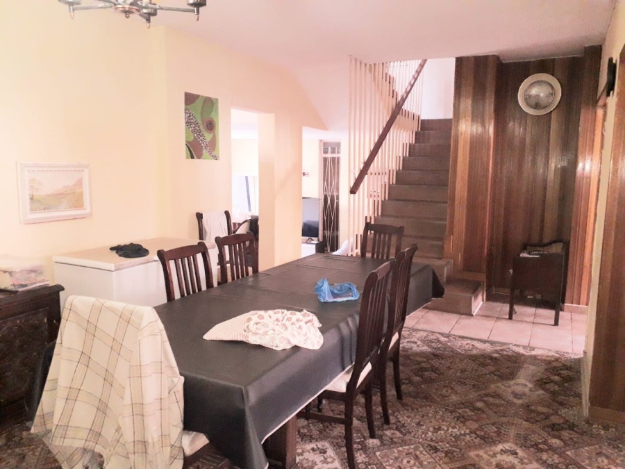 6 Bedroom Property for Sale in Lenasia Ext 1 Gauteng