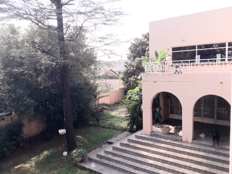 6 Bedroom Property for Sale in Lenasia Ext 1 Gauteng