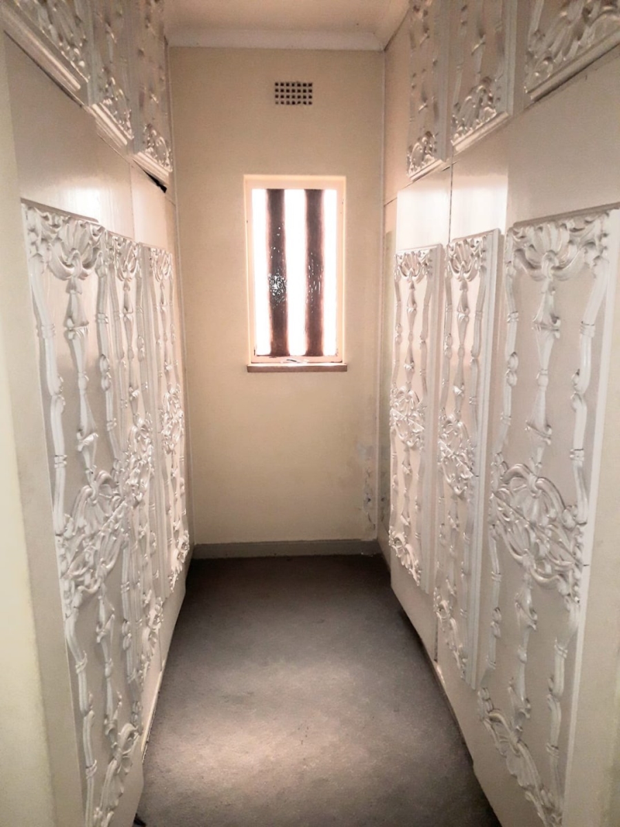 6 Bedroom Property for Sale in Lenasia Ext 1 Gauteng