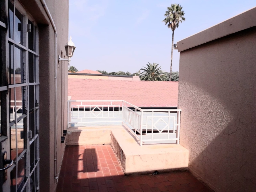 6 Bedroom Property for Sale in Lenasia Ext 1 Gauteng
