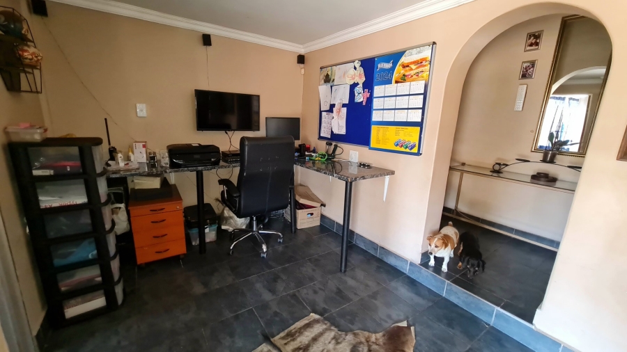 Commercial Property for Sale in Grootvaly AH Gauteng